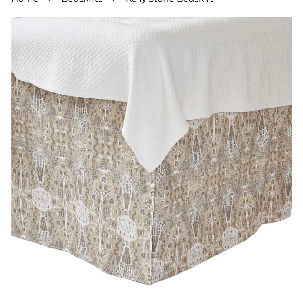 Bedskirt